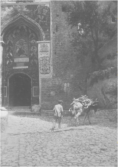 Frédéric BOISSONNAS Athène, enfant et âne devant l'entrée du couvent de Megaspiléon,...