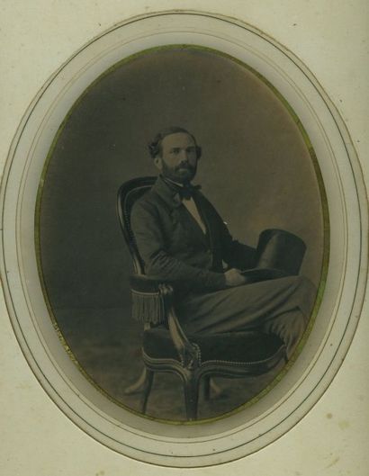 MAYER & PIERSON Portrait d'homme élégant, vers 1860. Tirage albuminé d'époque, à...
