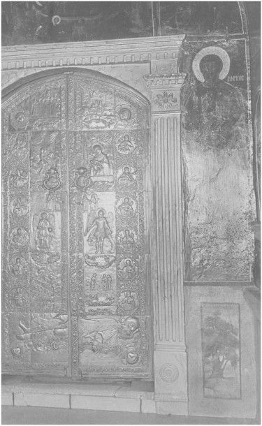 Frédéric BOISSONNAS Une porte du couvent de Megaspiléon, vers 1910. Tirage argentique...