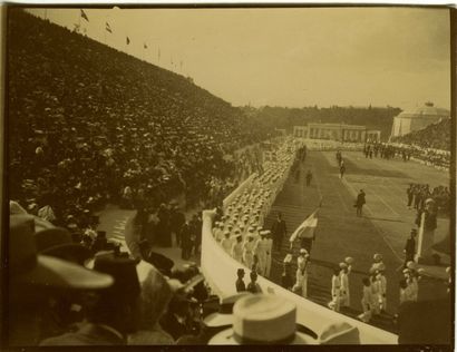 null Jeux olympiques d'Athènes, 1911. Huit épreuves argentiques d'époque, de 8,5...