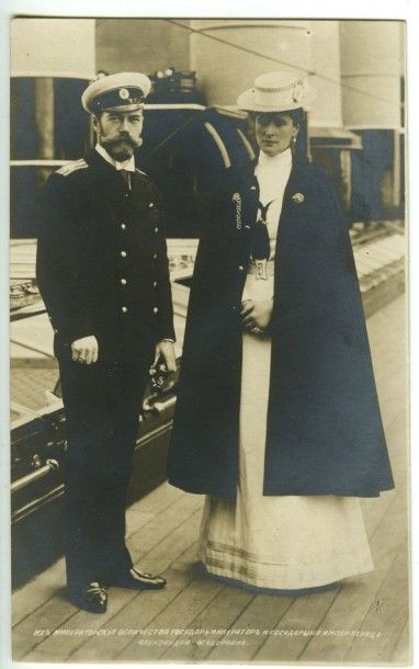 null Nicolas II, empereur de Russie. Deux photographies vers 1910. Tirages argentiques...