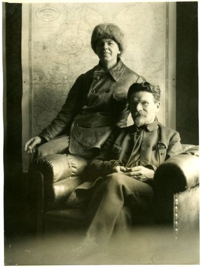 null Kalinin et son épouse, Ekaterina, vers 1920. Tirage argentique d'époque, 24...