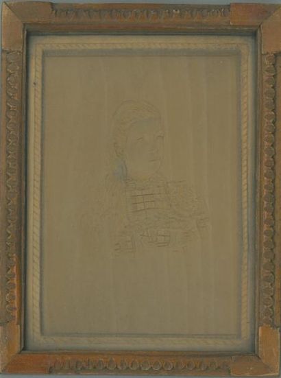 null Lithophanie sur bois: portrait de jeune fille. Dans un cadre 12,5 x 9,5 cm,...