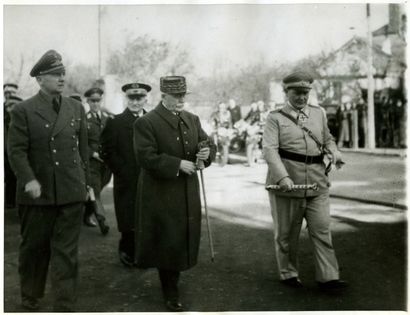 null Goering et Pétain à Saint Florentin (Yonne), 1941. Tirage argentique d'époque,...