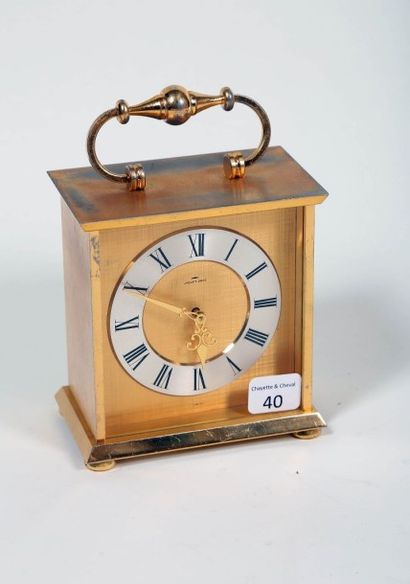 null JAQUET DROZ Pendulette portative rectangulaire en métal doré avec échelle d'heures...