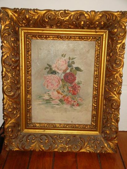 École FRANÇAISE du début du XIXe siècle Bouquet de roses, huile sur toile, 30 x 21...