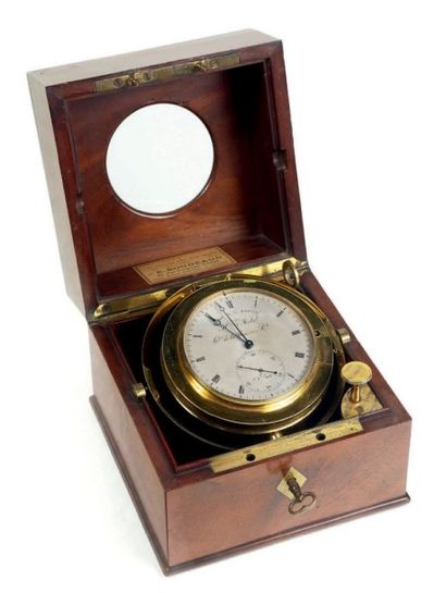 null Chronomètre de marine à suspension signé sur le cadran 'Henri Motel, Horloger...