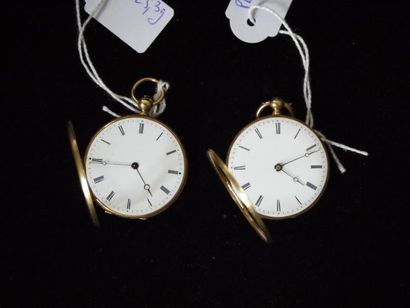 null Deux montres de col à cylindre en or guilloché et gravé. (Pb 27.4gr.)