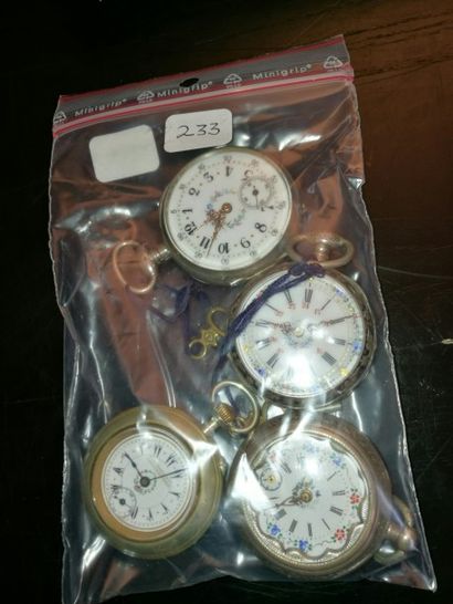 Quatre montres à cadrans décorés, fin du...