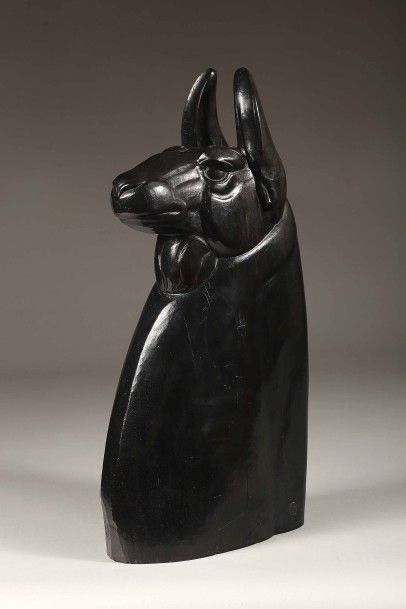 Gaston Étienne LE BOURGEOIS (1880-1956) 
Tête de Lama mouton vers 1922
Ebène sculpté,...