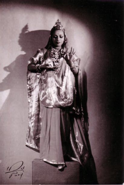 Deux photographies de Nyota Inyoka (1896-1971) : Studio IRIS.