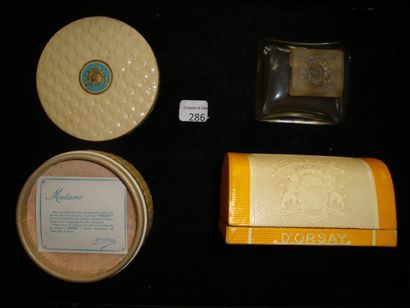 D'Orsay «Trophée». Flacon à parfum en cristal de Baccarat modèle encrier.  Bouchon...