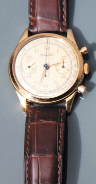 MATHEY-TISSOT Chronographe deux compteurs, en or, v. 1950. Boîtier en or 18 carats,...