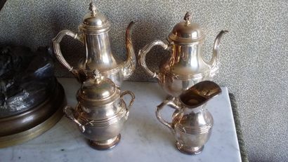 4 Pièces d'un service à thé et café en métal...