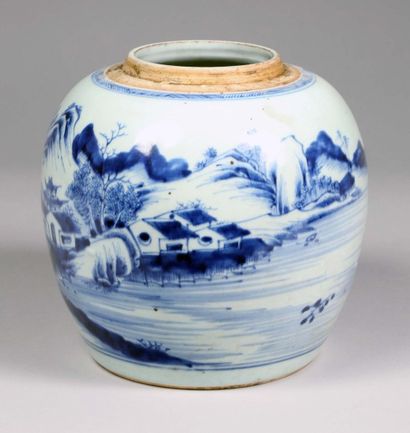 null Pot à gingembre de forme globulaire en porcelaine de la Chine, décor en bleu...