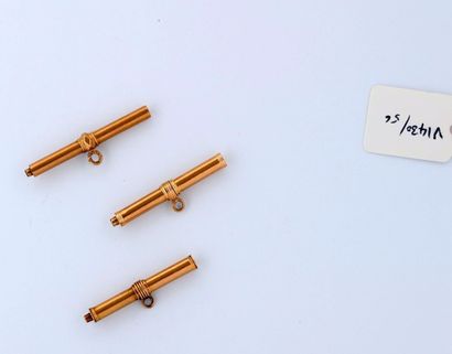 null Trois clefs de montre cylindriques en or (pb. 9.9gr).