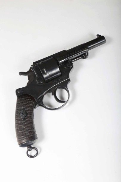 null Revolver d'ordonnance modèle 1873 S1875, six coups, calibre 11mm/73.
Numéroté...