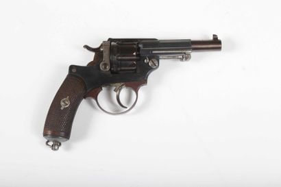 null Miniature de revolver d'officier 1874, fabrication civile.
Avec sa mécanique...