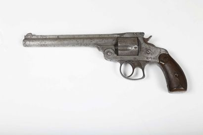 null Revolver Smith & Wesson n°3, calibre 38.
Plaquettes de crosse en matière synthétique,...