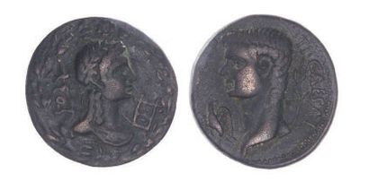 null ROME, TIBÈRE (14-37).
Grand bronze (30 mm.) frappé à Oea Syrtica (aujourd'hui...