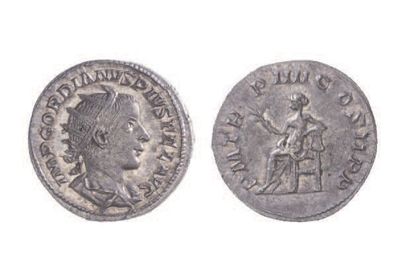 null ROME, GORDIEN III (238-244).
Lot de deux antoniniens à l'Apollon assis, accoudé...