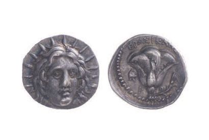 null CARIE, Rhodes (304-166).
Didrachme (6,74 g.) aux mêmes types mais avec dans...