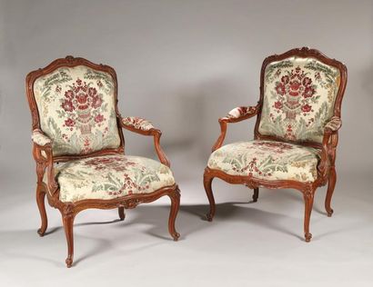 Par Louis I CRESSON (1706-1761) Maître à Paris en 1738 Paire d'exceptionnels fauteuils...