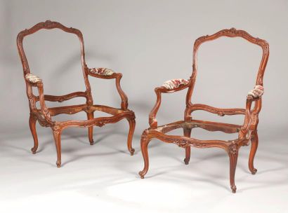 Par Louis I CRESSON (1706-1761) 
Maître à Paris en 1738
Paire d'exceptionnels fauteuils...