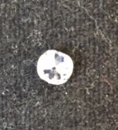 null Diamant sur papier taille ancienne, env 0,6 ct. Petites inclusions.