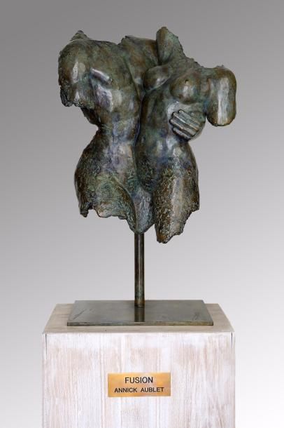 Annick AUBLET (1943-) 
Couple Sculpture en bronze signée, numérotée 3/8.
Fonte Delval.
H....