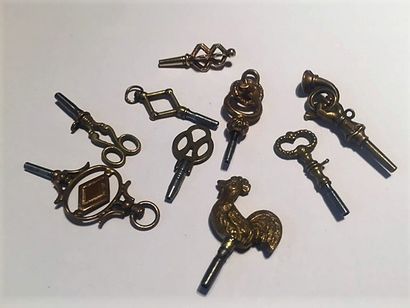 null Neuf clés à têtes ajourées dont une à coq et une à cor