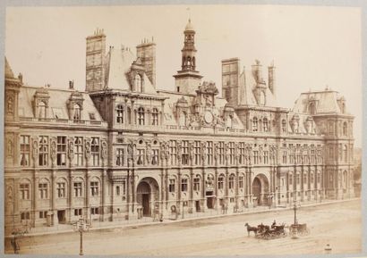 CHARLES BOSSU DIT MARVILLE (1813-1879) Hôtel de Ville vers 1865, épreuve albuminée,...