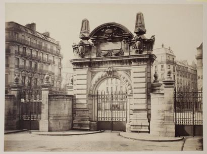 CHARLES BOSSU DIT MARVILLE (1813-1879) 5 vues de l'Opéra Garnier dont la belle entrée...