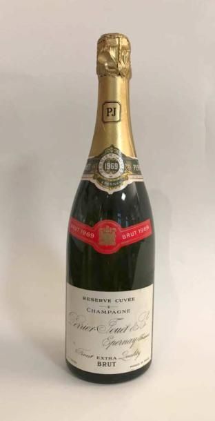 null 1 bouteille - Champagne Perrier Jôuet Cuvée réserve - Millésime 1966.