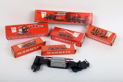 MARKLIN (avec boîtes) Lot de 12 wagons utilitaires divers (boîtes orange)