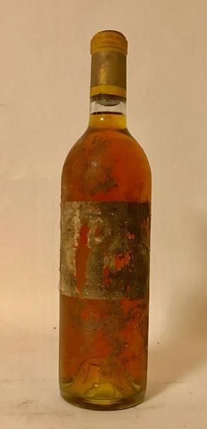 null 1 bouteille CHÂTEAU D'YQUEM, 1er grand cru - Sauternes 1962 - Etiquette abimée,...