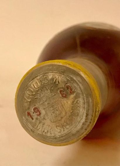 null 1 bouteille CHÂTEAU D'YQUEM, 1er grand cru - Sauternes 1962 - Etiquette abimée,...