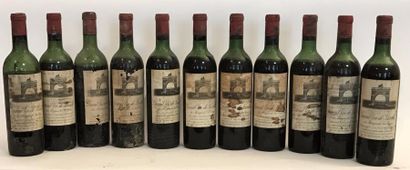 null 11 bouteilles CHÂTEAU LEOVILLE LAS CASES 2éme GCC St. Julien 1966. Etiquettes...
