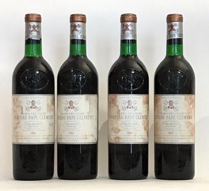 null 4 bouteilles CHÂTEAU PAPE CLÉMENT GC Graves 1985 Etiquettes tachées, niveaux...