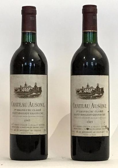 null 2 bouteilles CHÂTEAU AUSONE 1er GCC (A) St.Emilion 1985 - 1 étiquette légèrement...