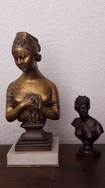 Dans le goût de Joseph CHINARD Madame Récamier
Buste en bronze doré reposant sur...
