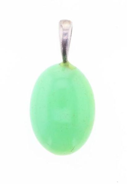 null Pendentif à la bélière en argent (925°/00) retenant un cabochon ovale de chrysoprase.
Hauteur:...