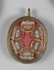 null Six reliques dans un petit médaillon de cuivre à suspendre. Saint Domus Laur,...