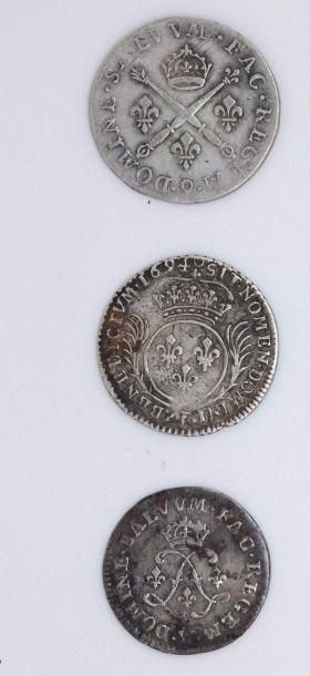null Louis XIV (1643-1715). Lot de 3 divisionnaires d'argent: 4 sols aux 2L ke 1692,...
