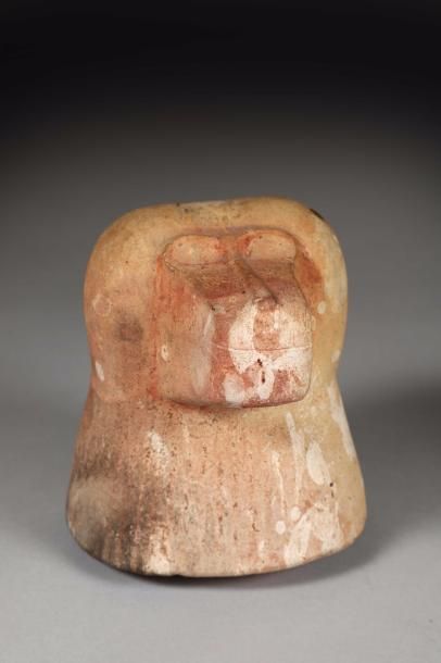 null Bouchon de vase Canope A l'effigie du dieu Thot sous sa forme de babouin.
 Calcaire,...