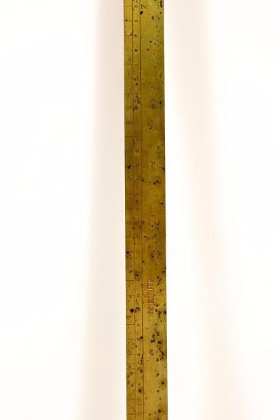 null Mètre étalon en laiton massif signé ' Lenoir', vers 1795.
Barre rectangulaire...