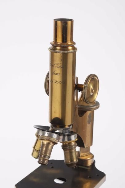null Grand microscope composé signé 'Carl Jena
N° 9069', vers 1880. Lourd et très...