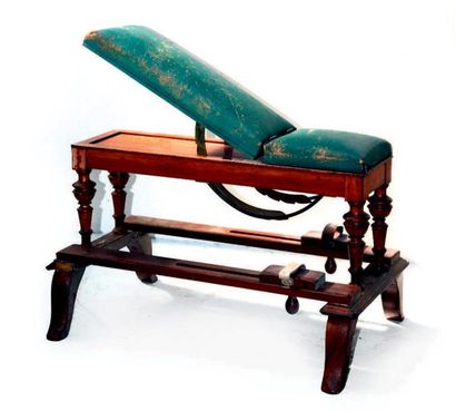 null Chaise d'observateur pour lunette méridienne en acajou et cuir vert (usures)...