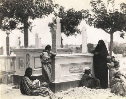 null MOYEN-ORIENT, Afrique du Nord. Quatre photographies vers 1875-1890. Tirages...