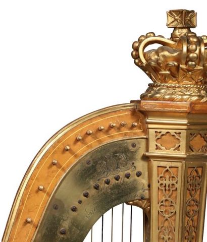 null Harpe de taille réduite fabriquée pour la fille aînée de la Reine Victoria,...